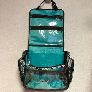 Thirty one travel accessories storage